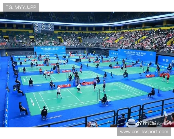 全国运动会羽毛球赛场各地代表队激烈对决 全国运动会羽毛球赛场各地代表队激烈对决