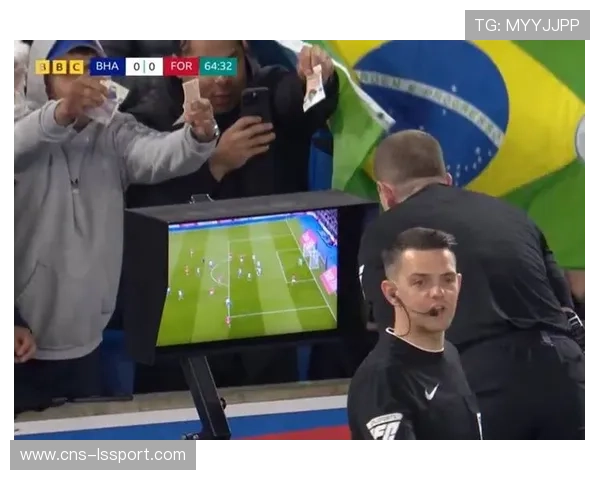 罗马点球判罚引争议，VAR复核维持原判